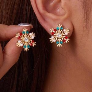 Brand New Snowflake Stud Earrings